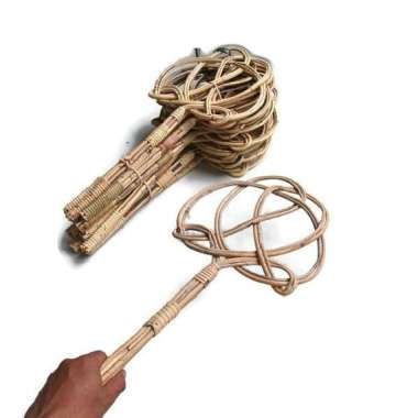 Rotan pemukul kasur karpet / penggebuk kasur / raket pemukul kasur