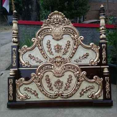 Dipan Cinta Ukir Ranjang Tempat Tidur Kayu Jati Cat Duco Ukiran Jepara 180 x 200