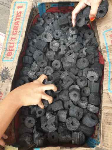 Arang Briket Sawdust (10kg) BBQ Charcoal Serbuk Kayu Hexagonal 5-10cm