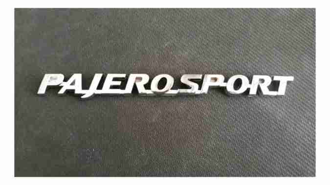 Emblem logo mobil Pajero sport