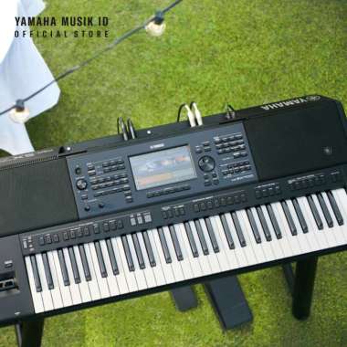 Yamaha PSR SX700 Portable Keyboard
