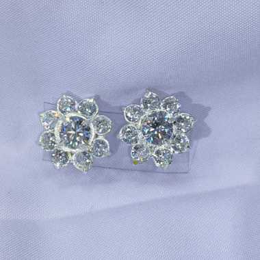 Anting Atau Giwang Bunga Diamond Cantik Aksesories Wanita Silver