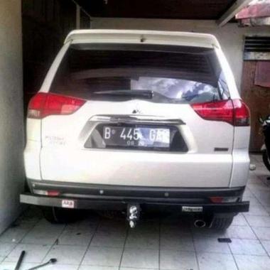 OEM Towing Belakang Mobil Mitsubishi Pajero Black