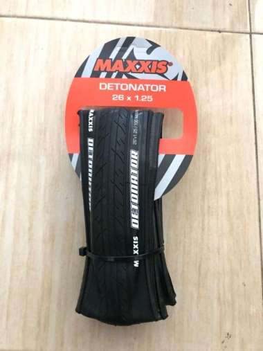 Ban luar maxxis detonator 26x1.25 kevlar