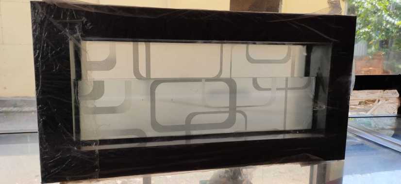 Jendela Aluminium Lubang Angin Ventilasi Udara Motif Kaca Es