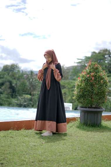 Dress Muslimah Terbaru 2022 Zamzam Hijab Bahan Toryburch Murah dan Elegan Gamis Simple Istimewa Trend Lebaran 2022