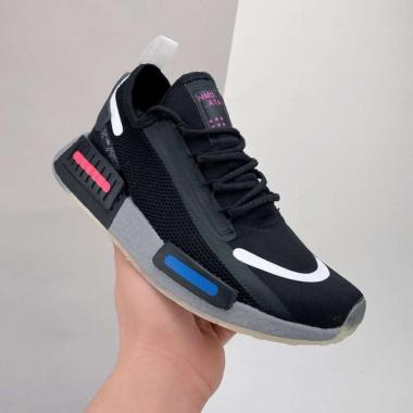 Jual Nmd R1 V2 Terbaru \u0026 Original - Harga Promo Juni 2022 | Blibli