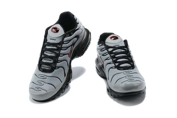 black on white tns