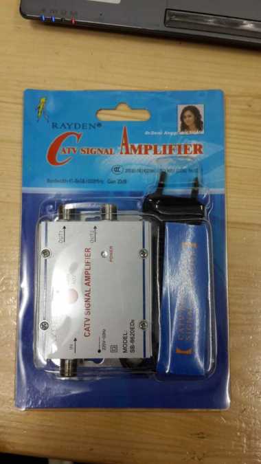 Spliter + Booster Antena Tv 1 Antena 2 Tv Original 100% (Kode 8221)) Multicolor