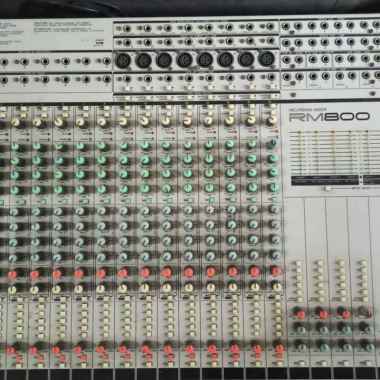 YAMAHA RM 800 - AUDIO MIXER