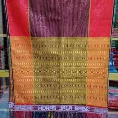 ulos ragi hotang pintubatu