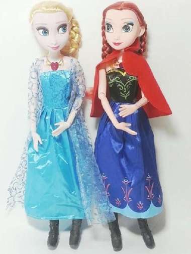 Frozen Dolls Singing Couple