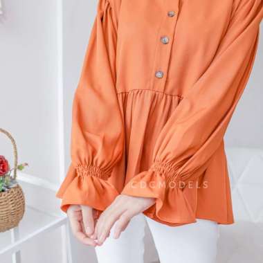 Model Baju Atasan Wanita Terbaru 2021 : Tiffa Atasan Pakaian Wanita Model Tren Terbaru 2021 Vi607 Sifon Gaya Korea Tangan 3 4 Variasi Tang Shopee Indonesia, Contoh model baju atasan wanita modern terbaru ini merupakan busana dengan desain modern serta model terbaru yang cocok buat anak muda masa kini.