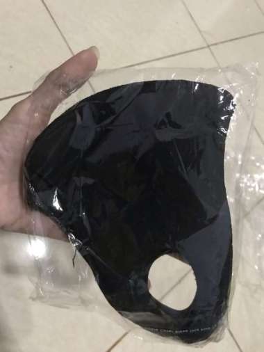 No Brand Masker kain scuba hitam dewasa earloop Duckbill