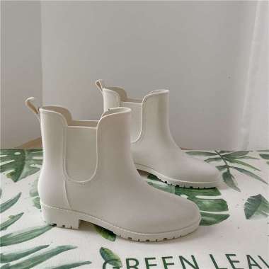 slip on waterproof boots