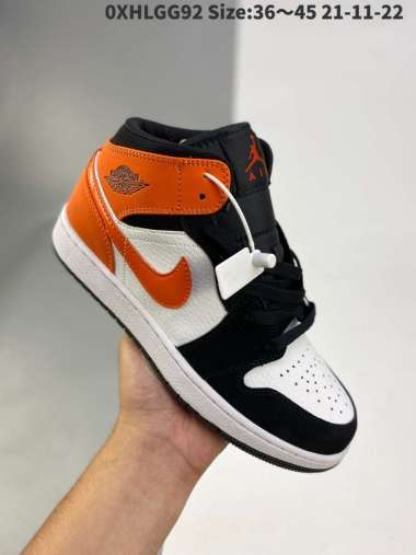 Jual Jordan Mid Low Terbaik Mei 2022 - Harga Murah \u0026 Gratis Ongkir - Blibli