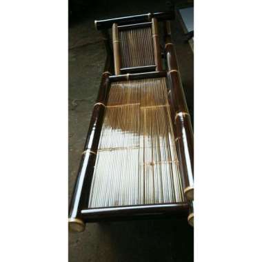 kursi malas terbuat dari bahan bambu hitam