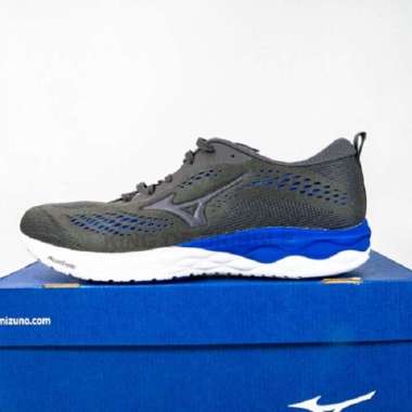 mizuno low profile running shoes