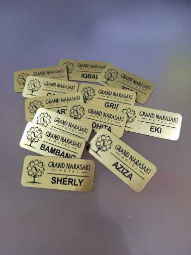 Name Tag Acrylic Badge Name Tag Gold Gravoply Premium