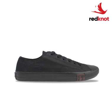 black skateboard shoes