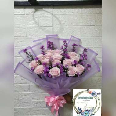 rangkaian bunga mawar ungu