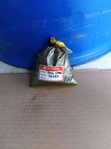 ferric chloride FeCl3 besi klorida feri klorida 1 kg Hijau  Biru