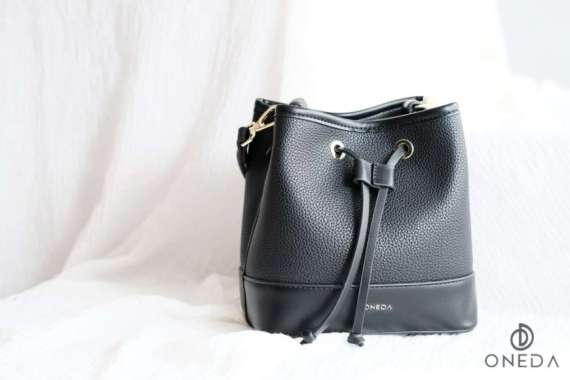 Oneda Tas Serut Selempang Wanita #S2298 Hitam