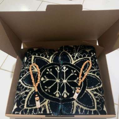 Sajadah Turki Hitam Premium Tebal Motif Bunga Cantik/Sajadah Couple Kado Pernikahan Hampers Couple