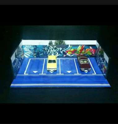 Diorama Parkiran Graffiti biru papercraft skala 64 blom dirakit