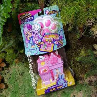 Jual Shopkins Lil Secret Secret Small Mall Online Maret 2021 Blibli There is so much to adore including a 3 level supermarket, a 2 level there are 6 secret shops and a secret small mall. jual shopkins lil secret secret