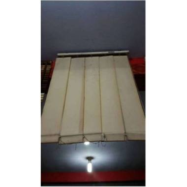 Vertical Blind Putih