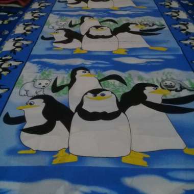 BALMUT-bantal selimut-PINGUIN