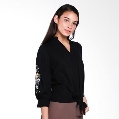 Rachel Andrea Flower Embroidery Blouse Atasan Wanita Rachel Andrea Flower Embroidery Blouse Atasan Wanita