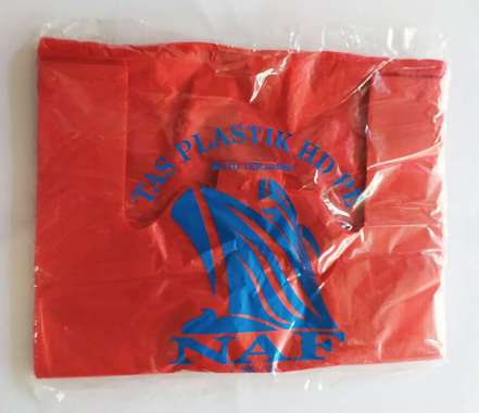 Kantong Plastik EKONOMIS MERAH Sedang Ukuran 35