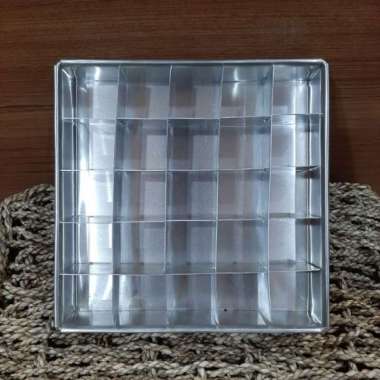 Loyang Sekat - 20 x 20 x 4 CM