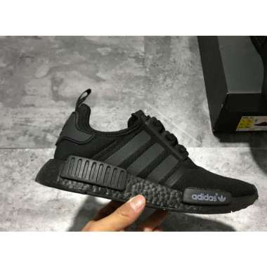 black nmds