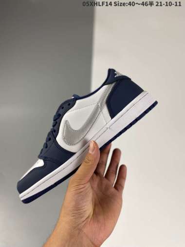 nike dunk low navy and white