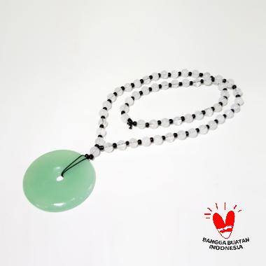 Vee Donat Jumbo Batu Giok Hijau Burma Kalung Liontin  hijau  muda