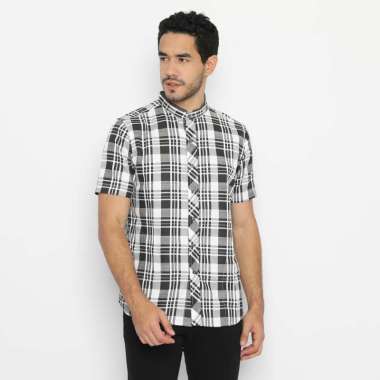 Platini Kemeja Shanghai Pria Kotak Lengan Pendek Katun 93995 Motif A L