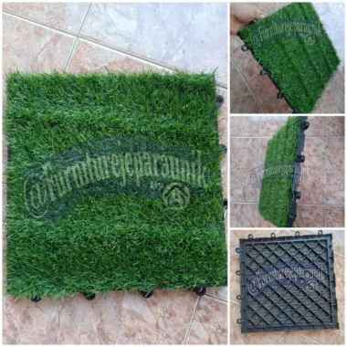 Rumput plastik lantai
