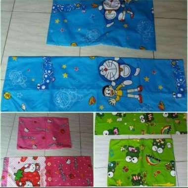 sarung bantal karakter anak/sarung bantal guling murah guling random