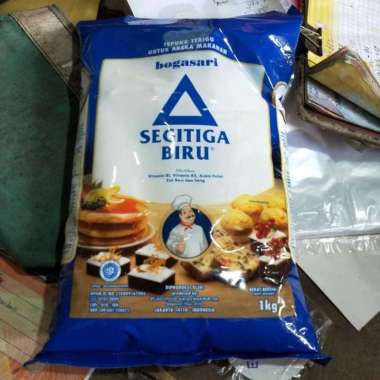 tepung terigu segitiga biru 1kg