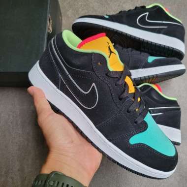 Air Jordan 1 Low Black Aurora Green Laser Orange (GS)