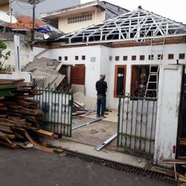spesialis bongkar atap rumah diganti dengan atap baja ringan