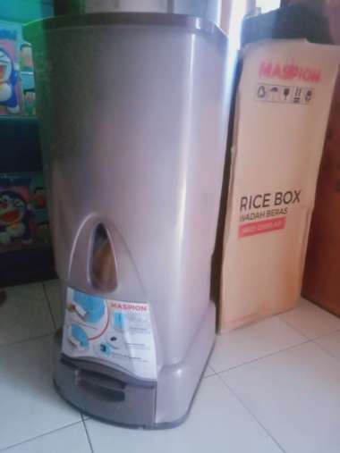 MASPION RICE BOX 2800AP / RICE BOX MASPION / TEMPAT BERAS MASPION 28KG - WARNA RANDOM ssuai gambar