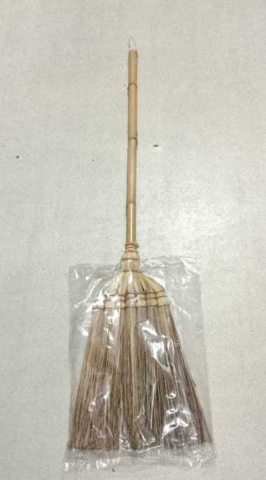 Sapu lidi paving / sapu lidi gagang bambu cuing panjang
