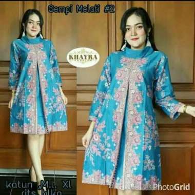 Model Baju Batik Wanita