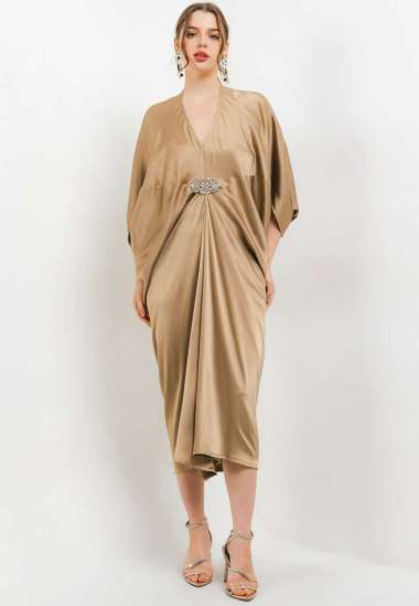 ICONS TEXTURED SILK PENGUIN SLEEVE CAFTAN WITH DIAMOND BROOCH TNIC0665BB BROWN