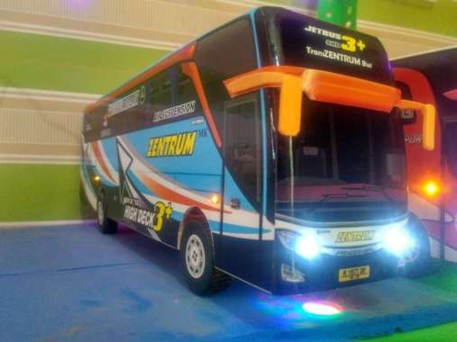 Miniatur Bus Bis Zentrum Jb3+ Lampu Multicolor