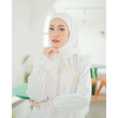 Koyu Hijab Segitiga Iner Meira Cepol Praktis BROKEN WHITE